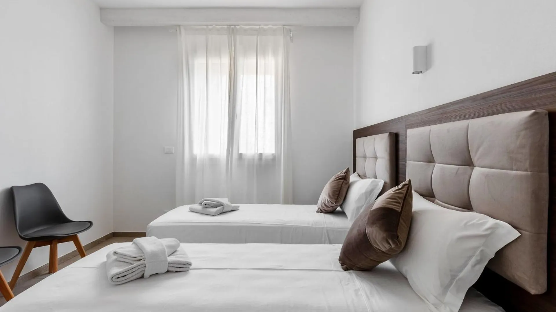 Apartment Le Dodici Porte - De Maria 7 By Bologna District Italy